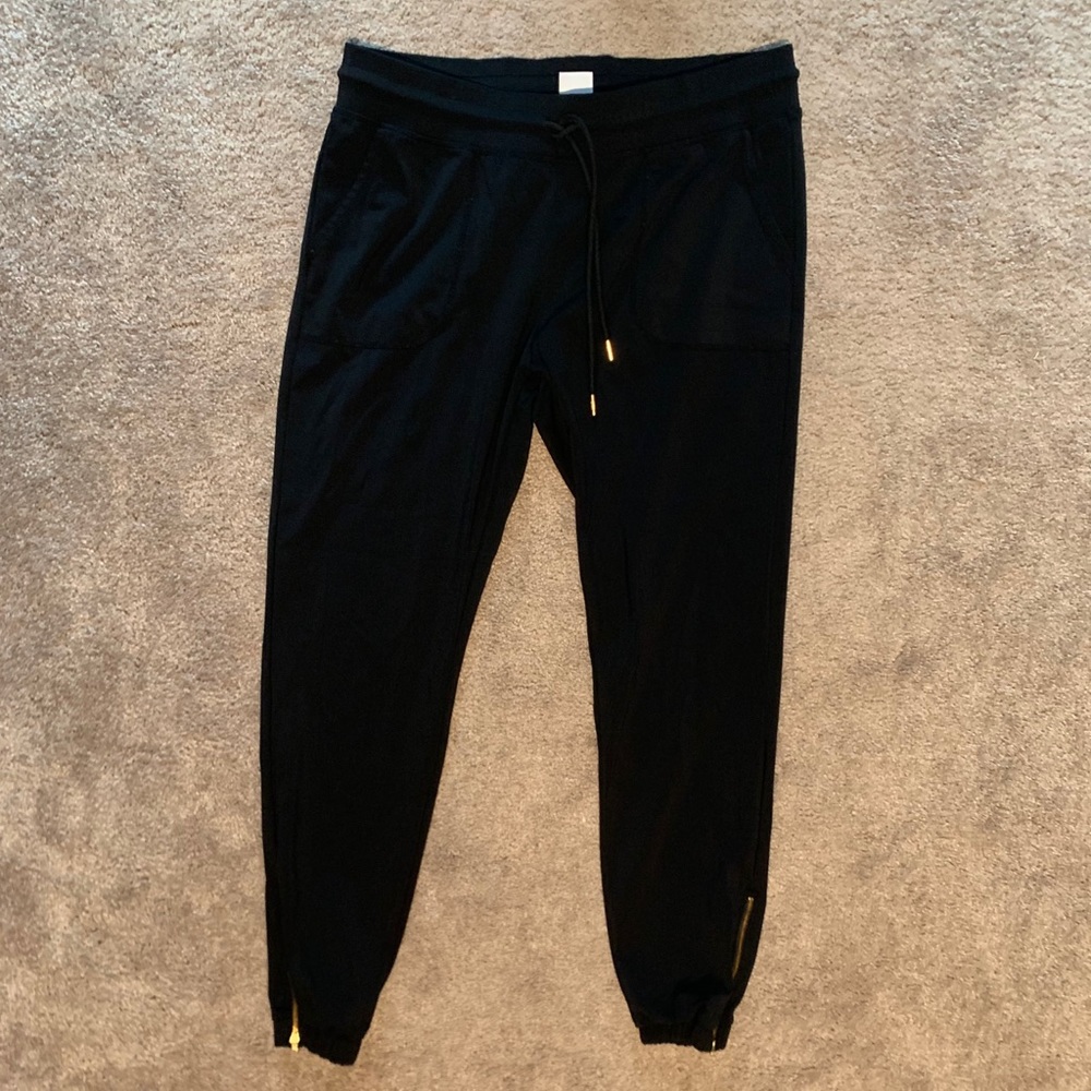 Zyia Black Peak Zipper Jogger Medium